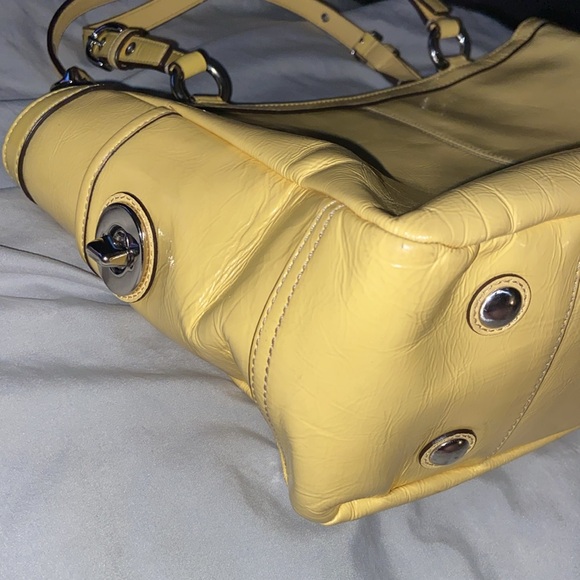 Coach Gallery East West Tote EUC - Picture 3 of 9